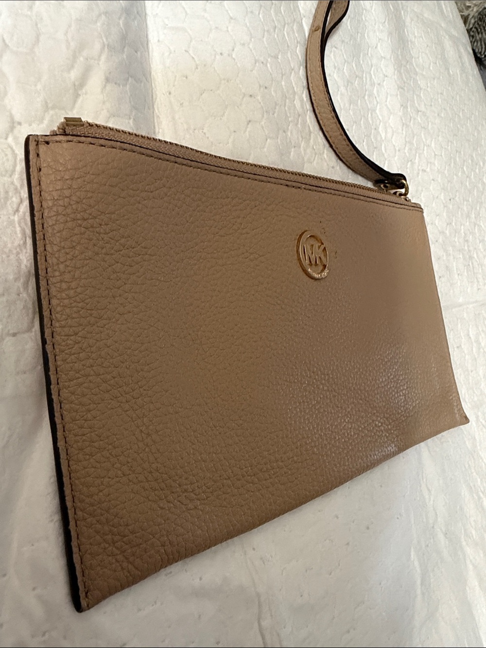 Michael Kors Beige Pebbled Leather Wristlet with Gold MK Emblem - Picture 2 of 10